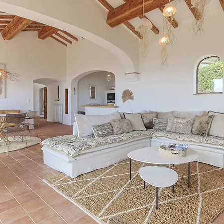 Du Petit Villa